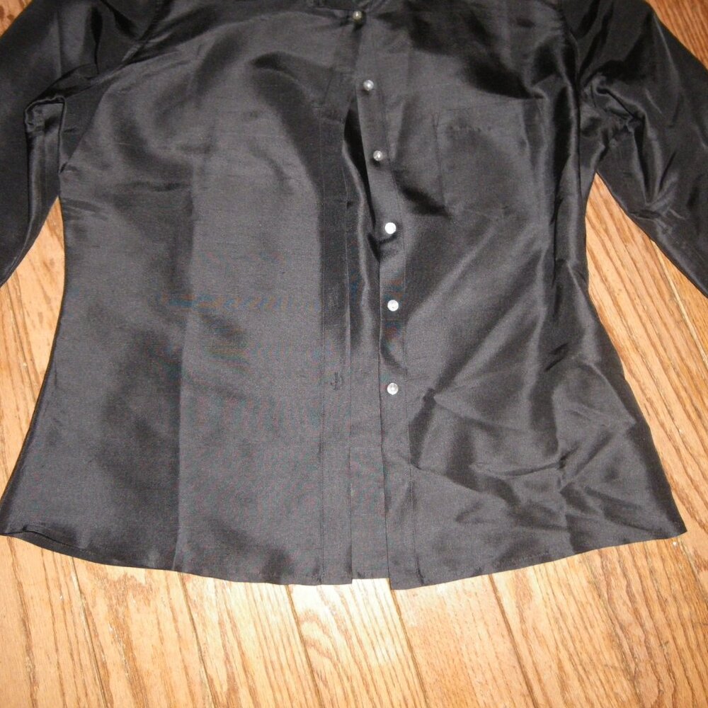 Women’s 100% Silk Button Down Blouse - Picture 3 of 3